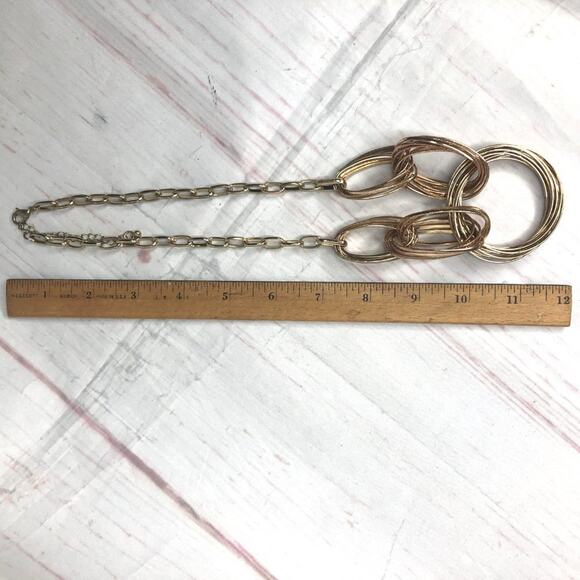 Gold Chain Large Interlocking Loop Bundle Necklace - Picture 4 of 4